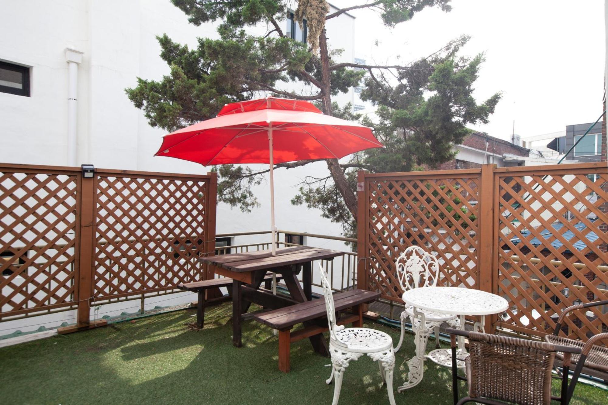Отель Jeong House Сеул Экстерьер фото
