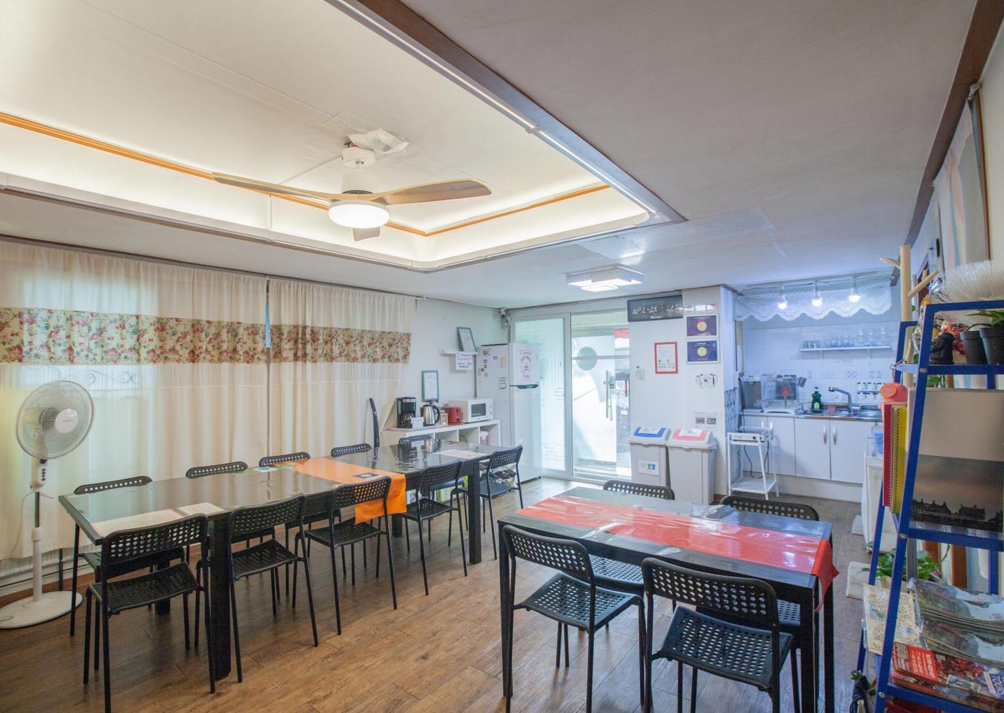 Отель Jeong House Сеул Экстерьер фото
